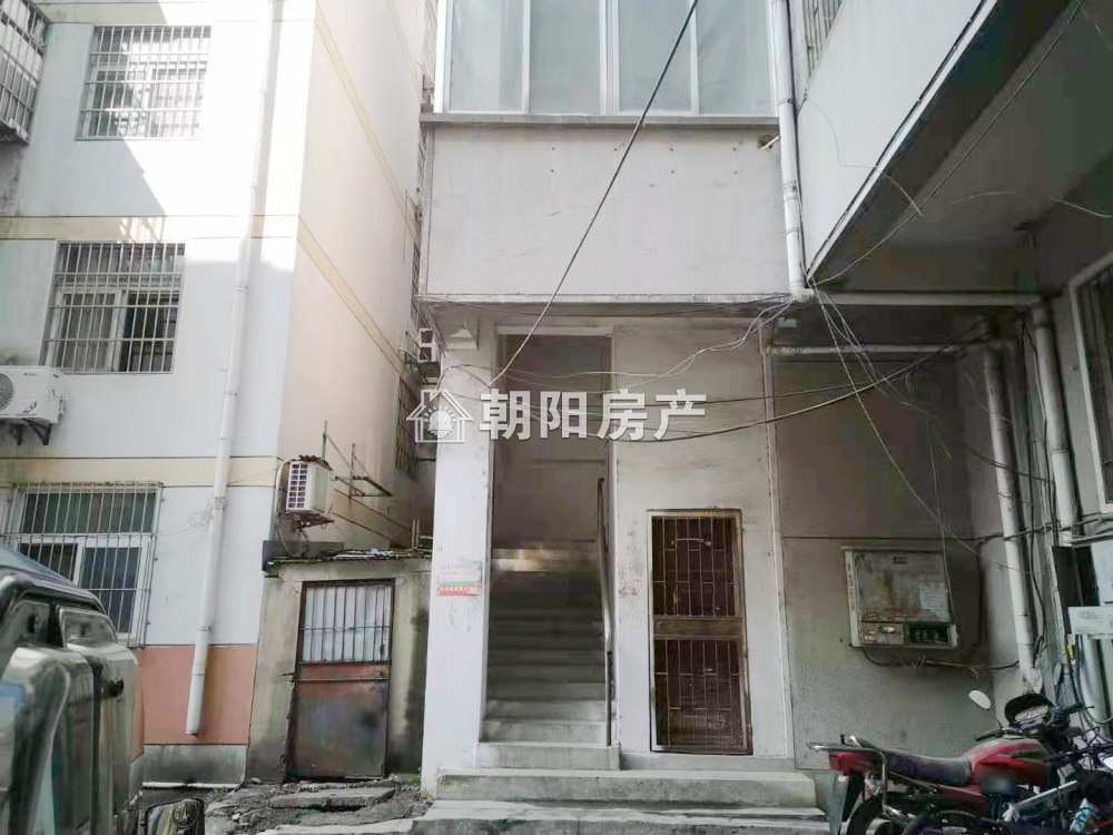 东苑新村 119平 东向三室二厅 交通便利 满两年 随时看房