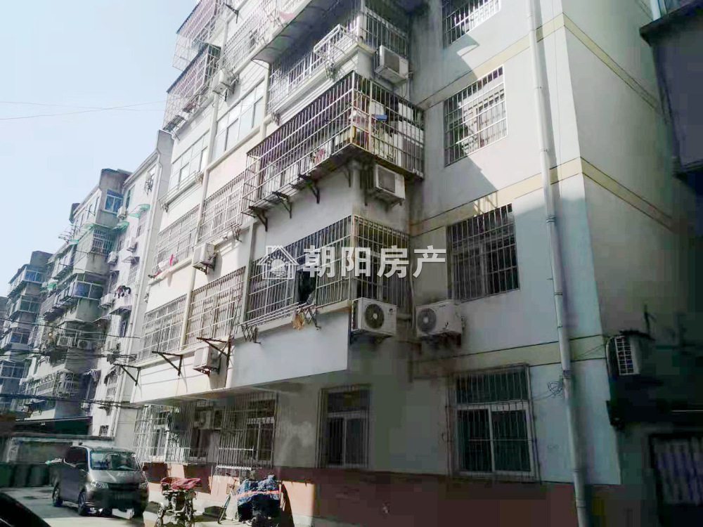 东苑新村 119平 东向三室二厅 交通便利 满两年 随时看房