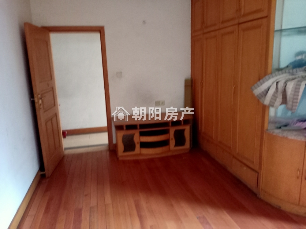 供电小区 107平 南向三室一卫 简装 交通便利 学区房