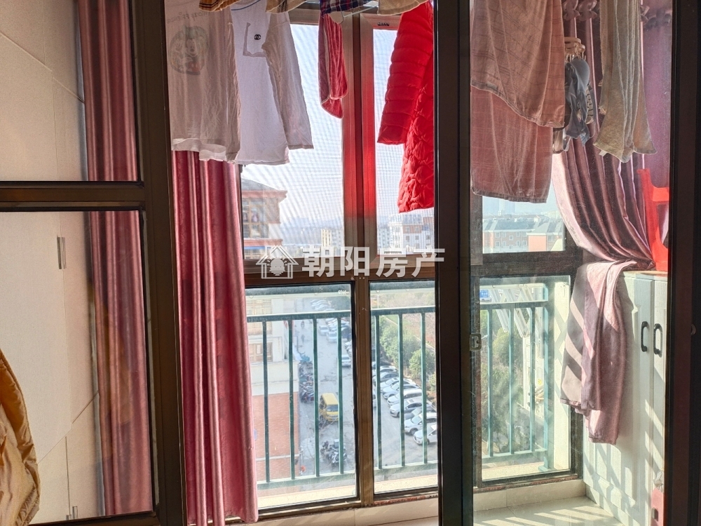中环国际广场 51平 南向精装一室一厅 满两年学区房 单价3490元