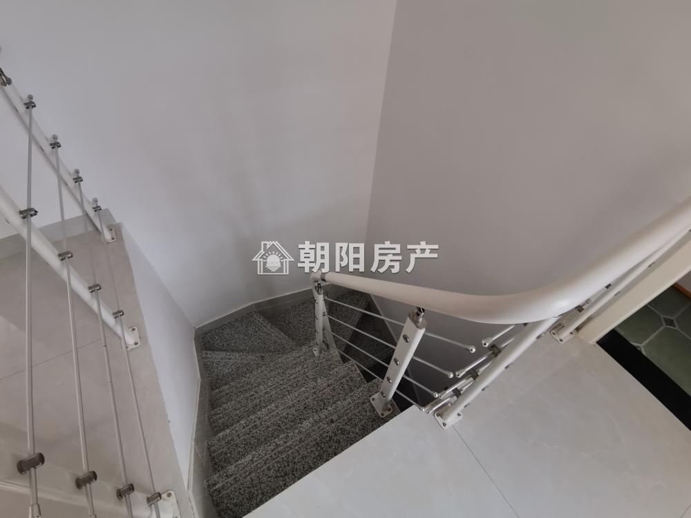 金地月伴湾三区 128平 南向三室二厅 精装高楼层 满两年随时看房