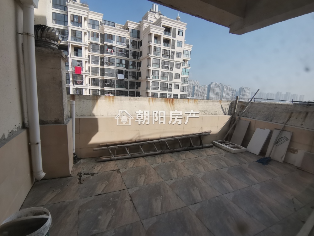 金地月伴湾三区 128平 南向三室二厅 精装高楼层 满两年随时看房