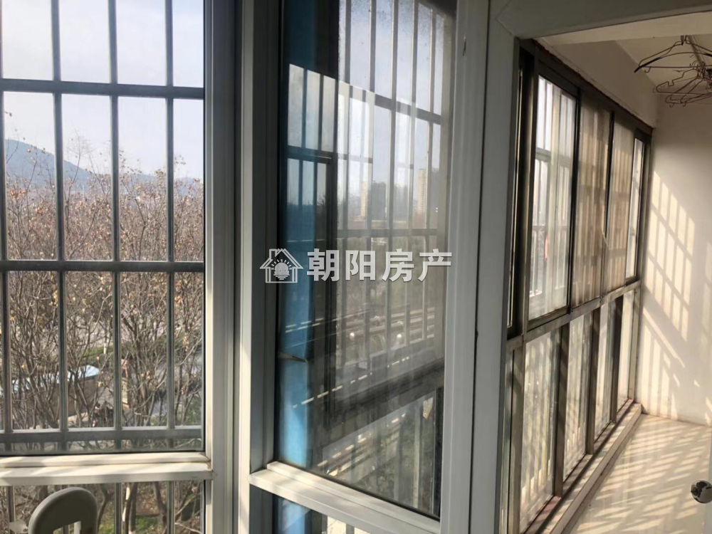 居仁村二区 115平 南向三室二厅 免税随时看房