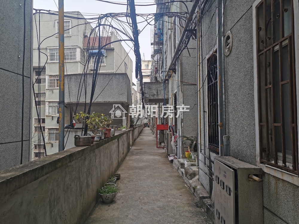 翡翠苑 70平 东向两室两厅 满两年 学区房 交通便利