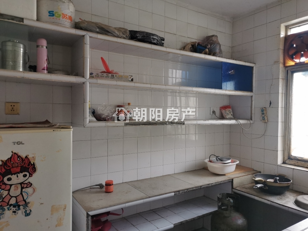 翡翠苑 70平 东向两室两厅 满两年 学区房 交通便利