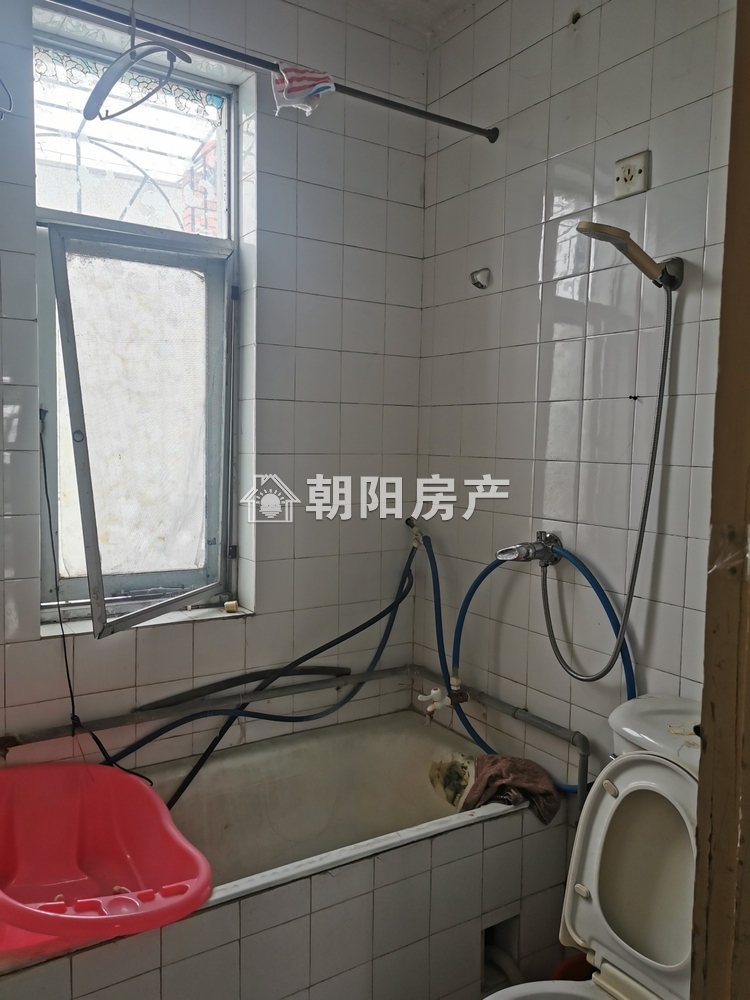 翡翠苑 70平 东向两室两厅 满两年 学区房 交通便利