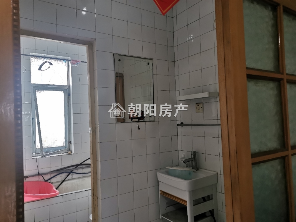 翡翠苑 70平 东向两室两厅 满两年 学区房 交通便利