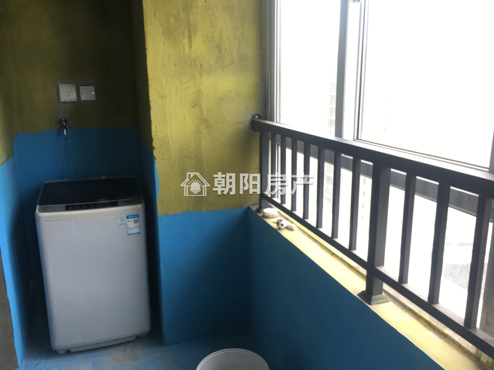 网云小镇一期 117平 南向三室二厅 简装 学区房交通便利