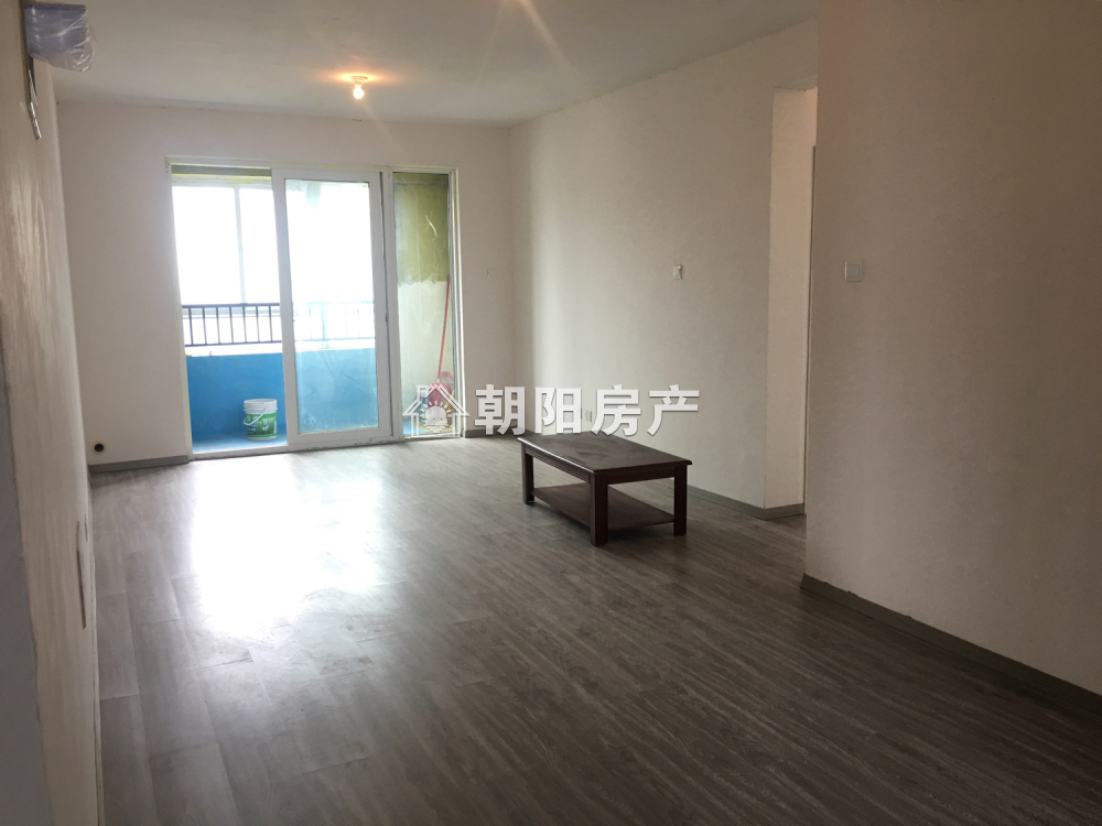 网云小镇一期 117平 南向三室二厅 简装 学区房交通便利