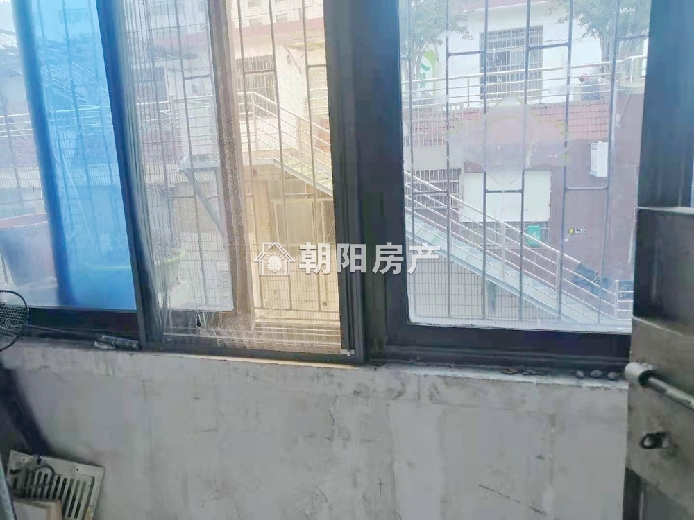 前锋一村 60平 南向两室一厅 简装 交通便利 学区房