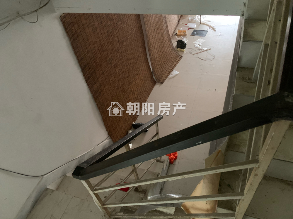奥林花园 135平 临街旺铺 优质地段 人流密集