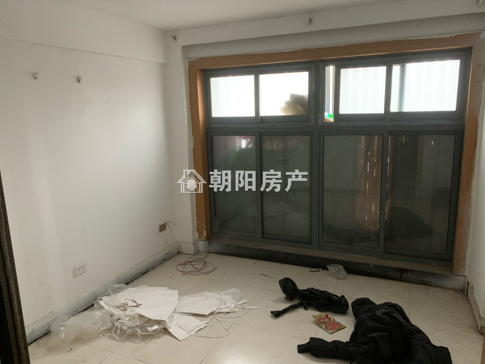 奥林花园 135平 临街旺铺 优质地段 人流密集