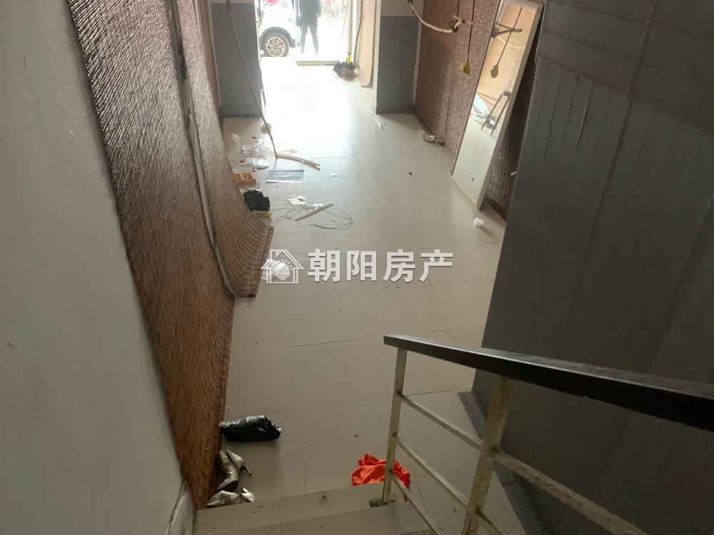 奥林花园 135平 临街旺铺 优质地段 人流密集