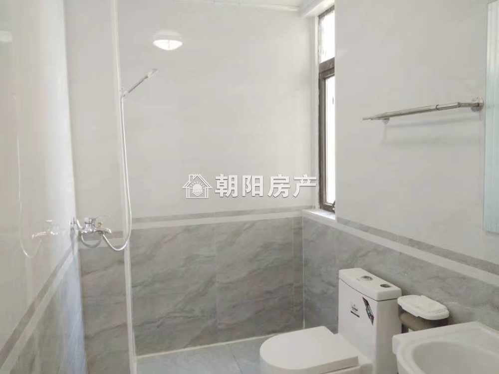 京澳广场 109平 南向三室 普装 5469元/平