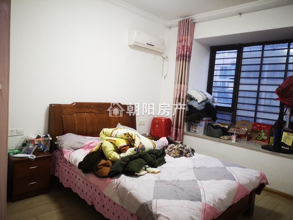 西湖天地 72平 南向精装一室一厅 交通便利配套齐全
