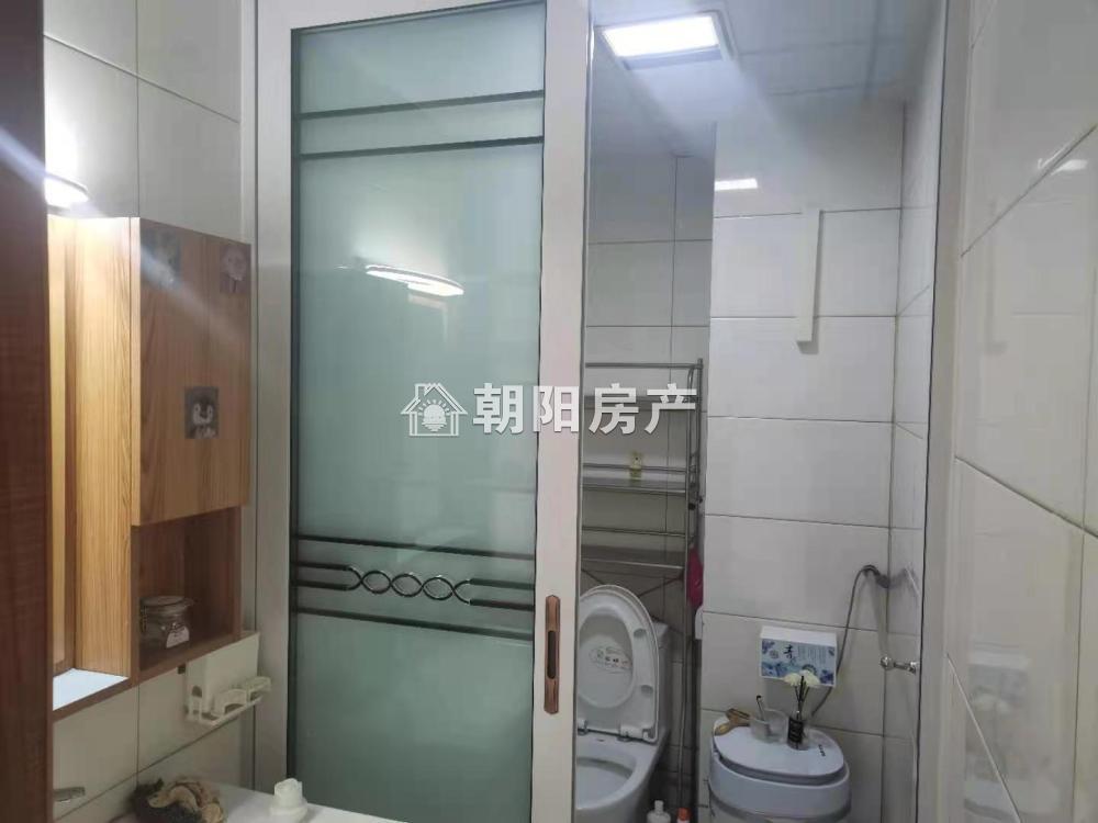 广场景苑 86平 南向两室精装 满两年 学区房 交通便利