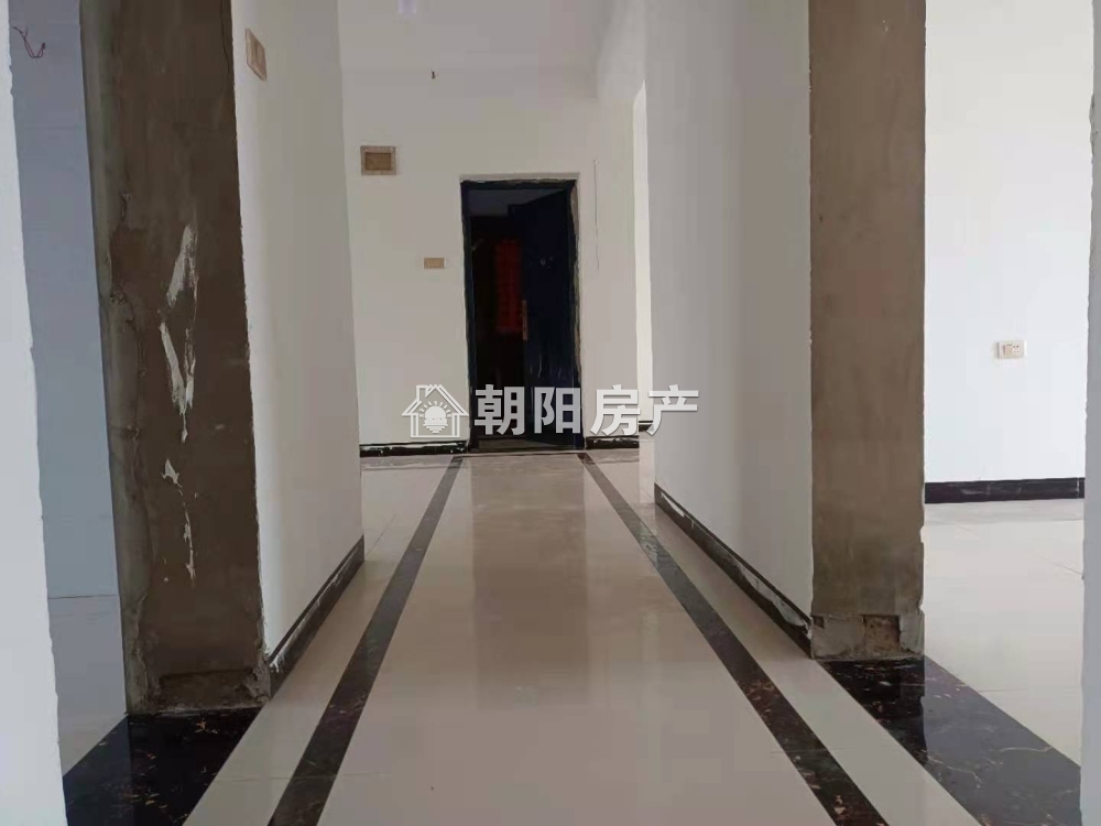 刘龙社区 125平 南向三室两厅 满两年 交通便利随时看房