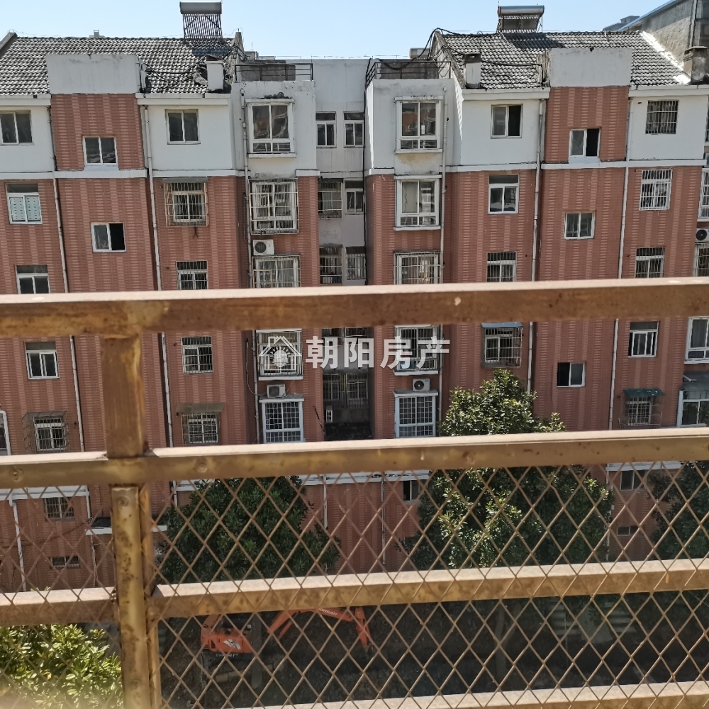 银鹭安居苑 107平 南向三室二厅 单价1440元 交通便利