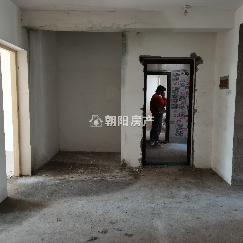 银鹭安居苑 107平 南向三室二厅 单价1440元 交通便利