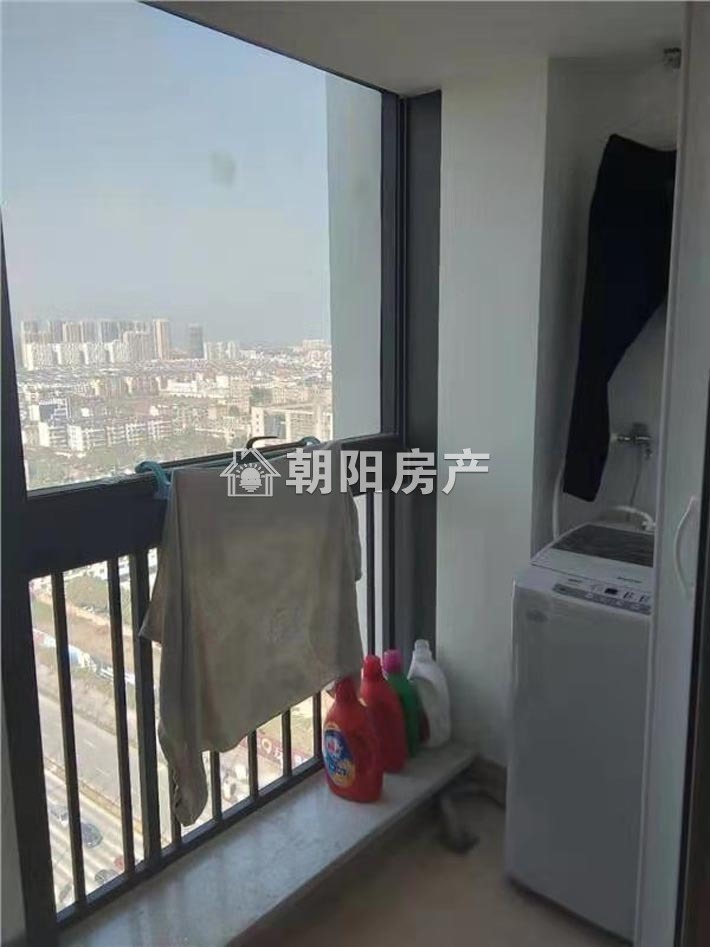 中环158 49平精装一室一厅 满两年交通便利配套齐全