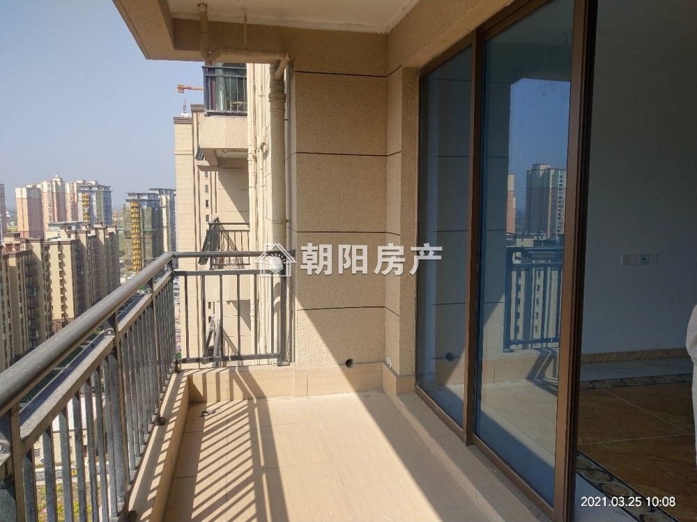 凤台碧桂园西区 140平 四室两厅精装 采光好交通便利