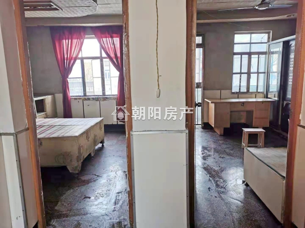 城建小区 53平 朝南两室两厅 满两年 交通便利随时看房