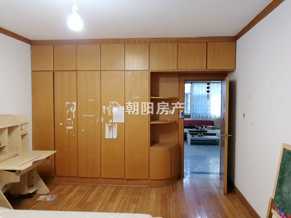 绿苑山庄 126平 三室二厅 南北通透 满两年 学区房 交通便利