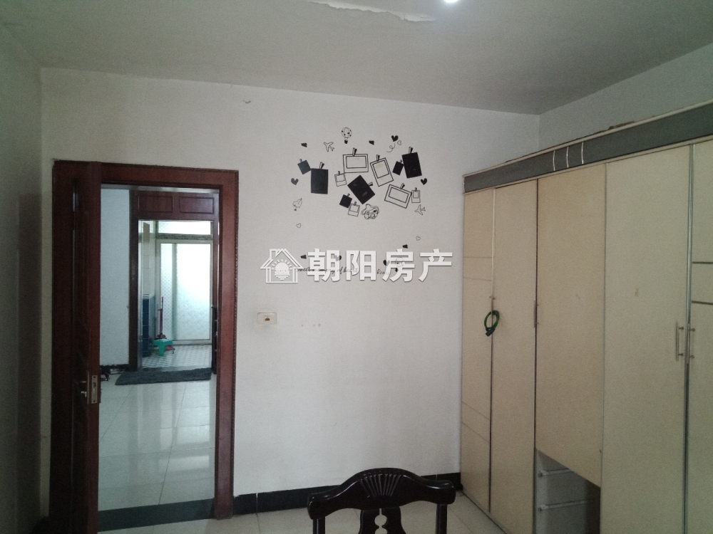 潘集区卫生院综合楼两室两厅简装交通便利