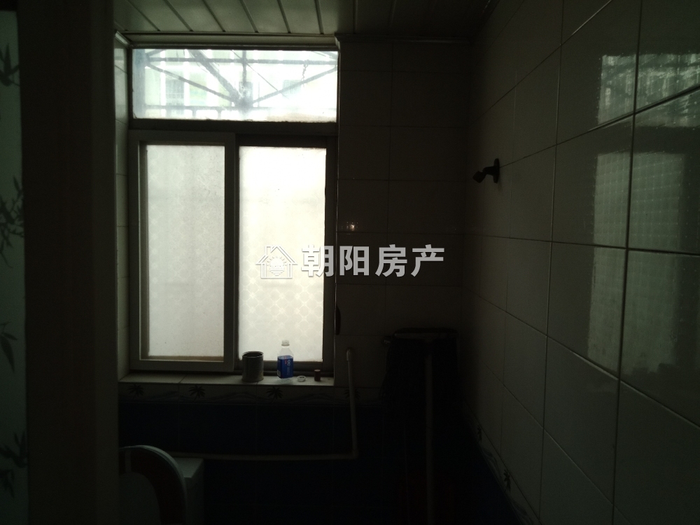 潘集区卫生院综合楼两室两厅简装交通便利