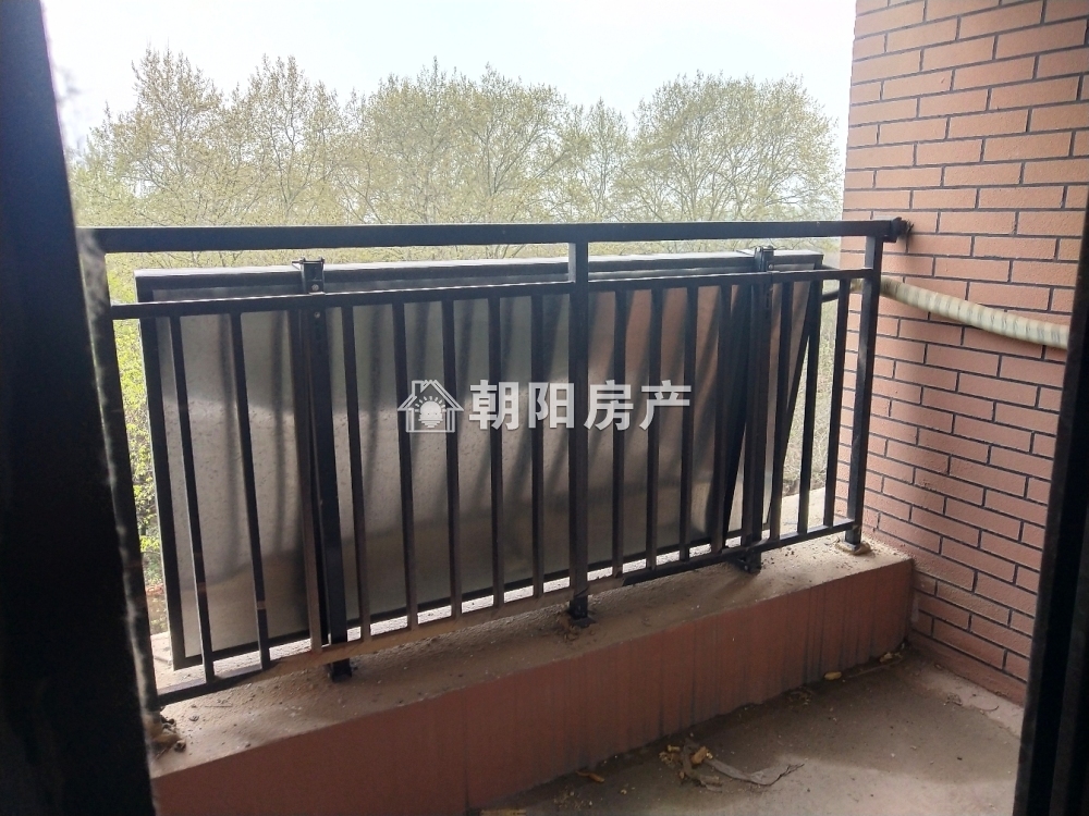 泉山湖公园里 109平 三室二厅 学区房 随时看房 采光好