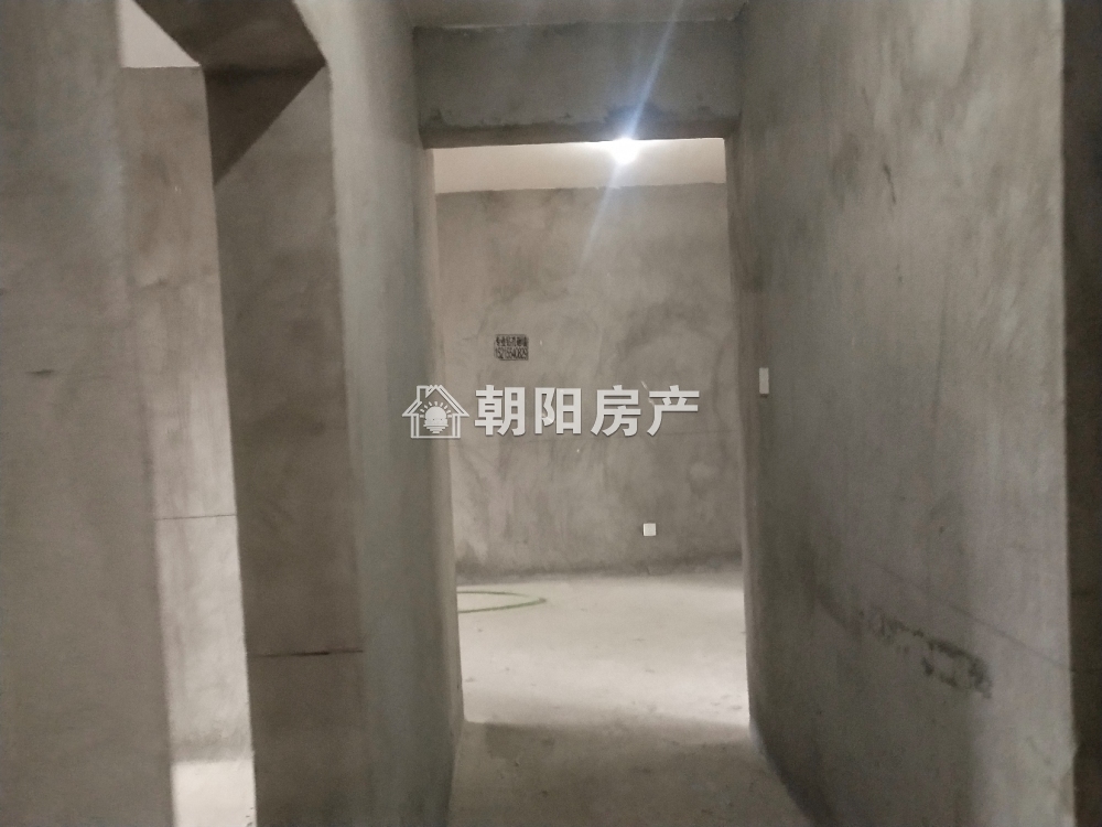 泉山湖公园里 109平 三室二厅 学区房 随时看房 采光好