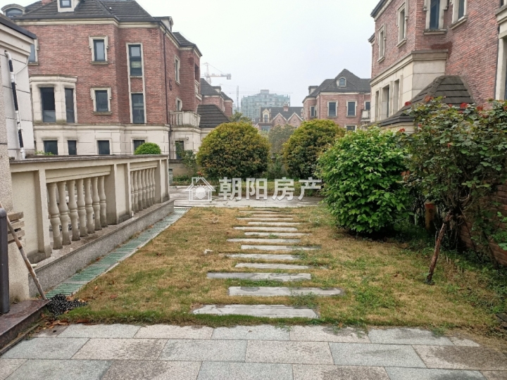 岭秀山南独栋别墅6室3厅3卫豪装出售-淮南山南新区房