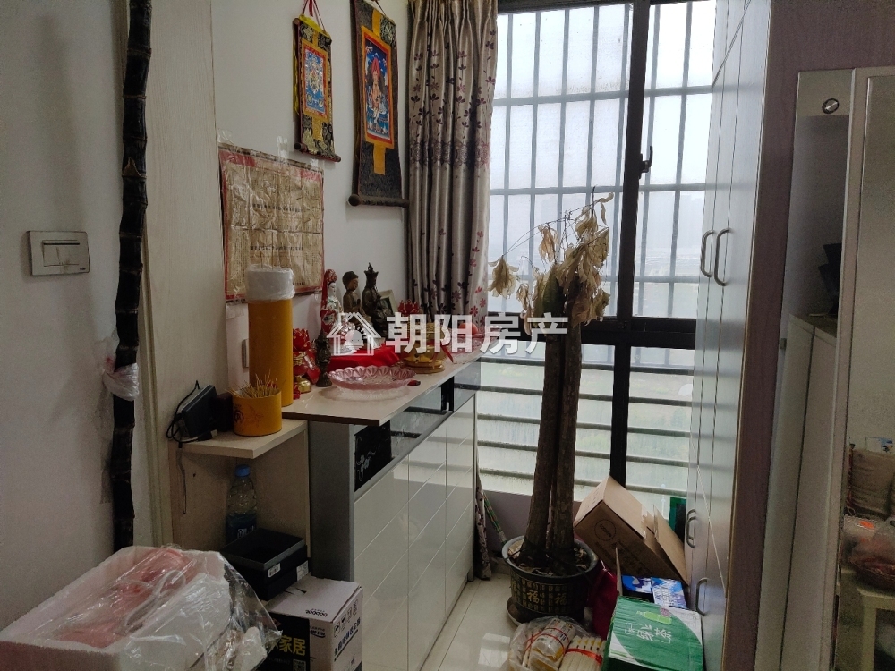 东方名珠 100平 南向两室两厅 满两年 学区房 交通便利