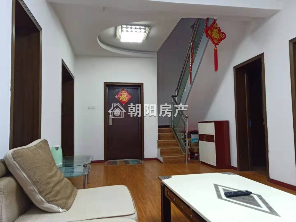 老公安局家属楼 133平 四室两厅 精装 学区房 交通便利