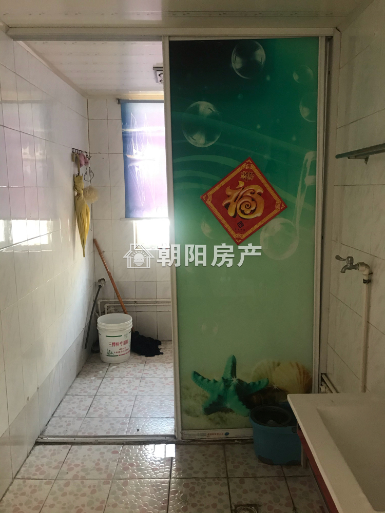 东苑小区西区 131平 三室二厅 南向采光好 满两年学区房