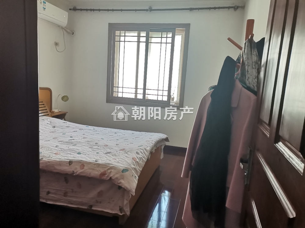 华声嘉苑 131平 南向三室二厅 满五唯一 精装随时看房