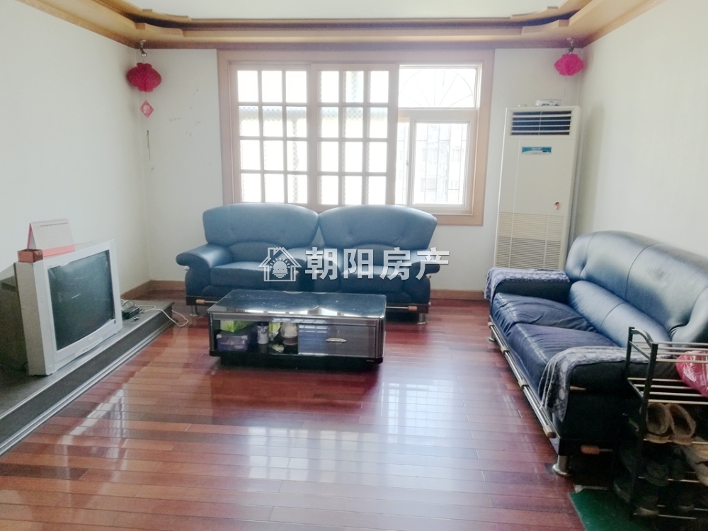 煤气公司建委小区 117平 南向三室二厅 满两年 简装采光好