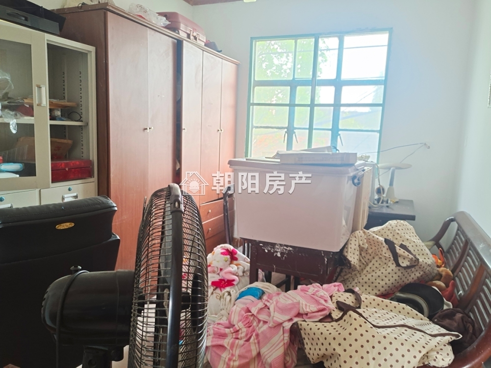 卫校教师楼 90平 南向四室二厅 满两年 简装采光好
