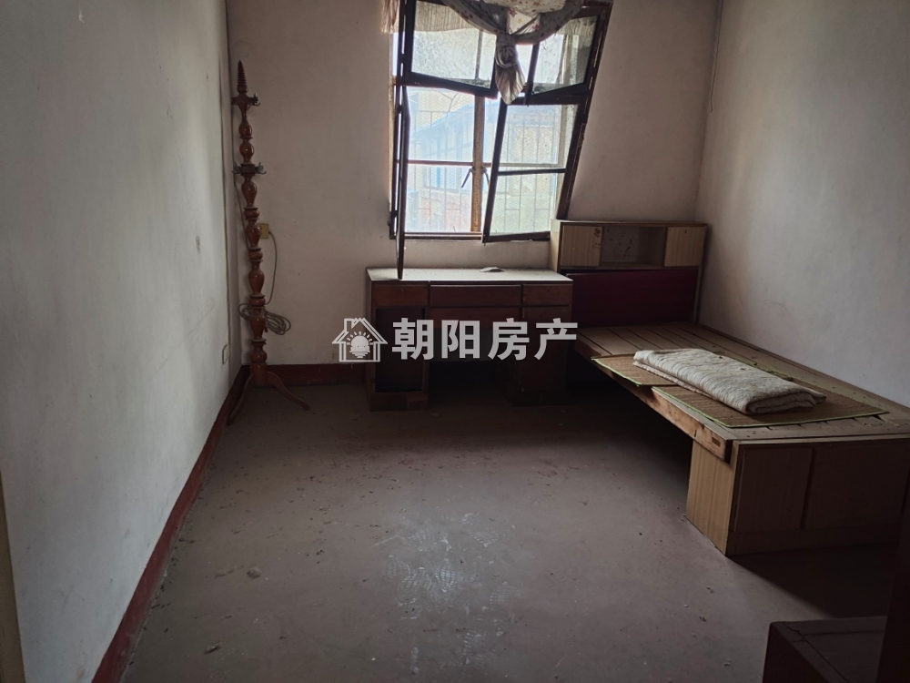 卫校教师楼 62平 南向两居 采光好 配套齐全