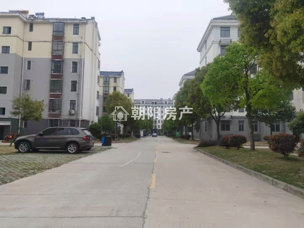 金鑫花园 80平 南向两室一厅 采光好 交通便利 随时看房