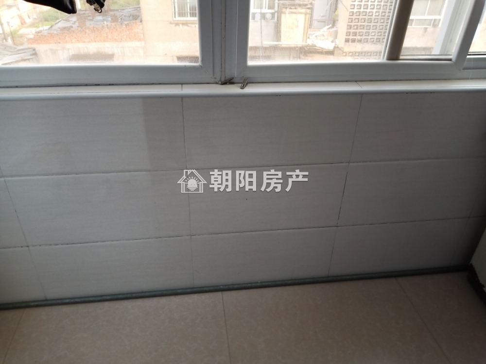金岭村 44平 南向精装一室一厅 满两年 采光好交通便利