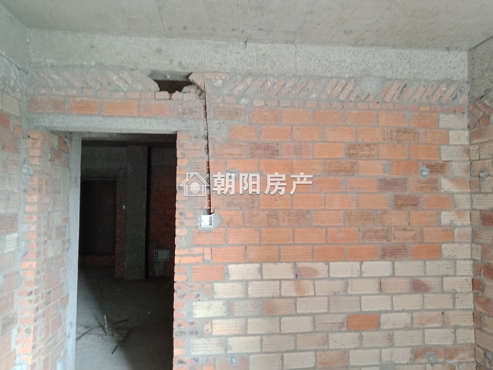 泰府名邸 84平 朝南两居 交通便利 毛坯
