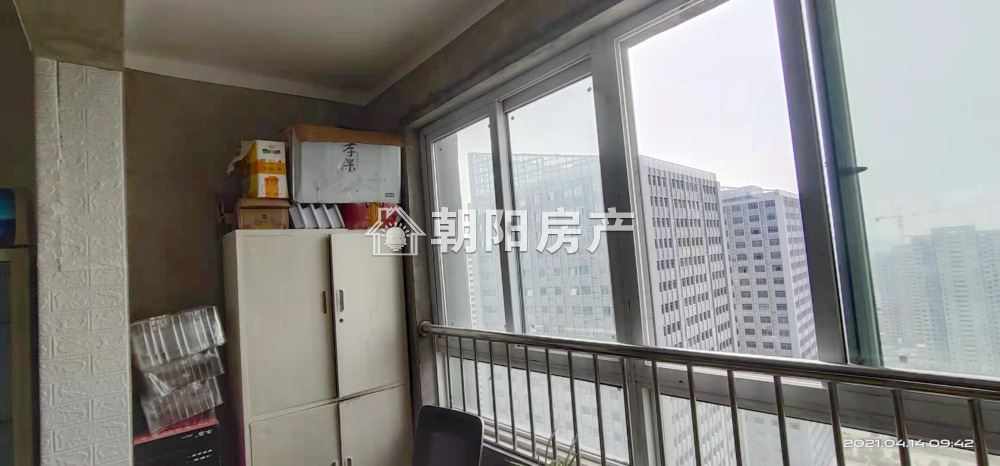 万茂华府 131平 南向三室二厅 交通便利 学区房 随时看房