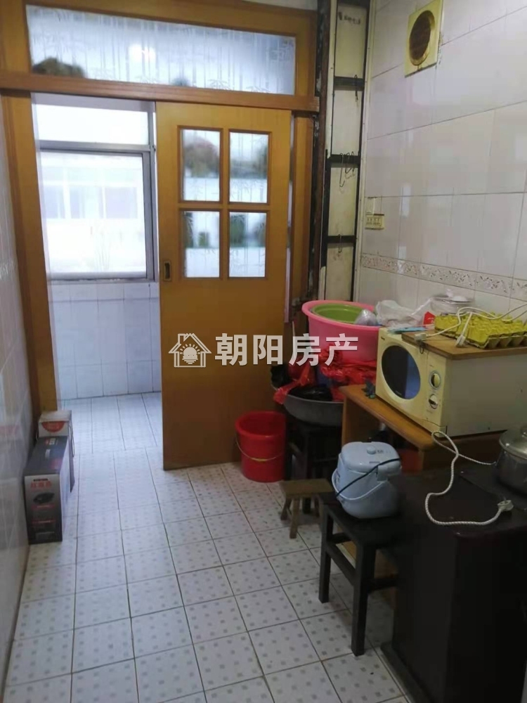 大桥家属楼 109平 三室两厅 精装南北通透 学区房 交通便利