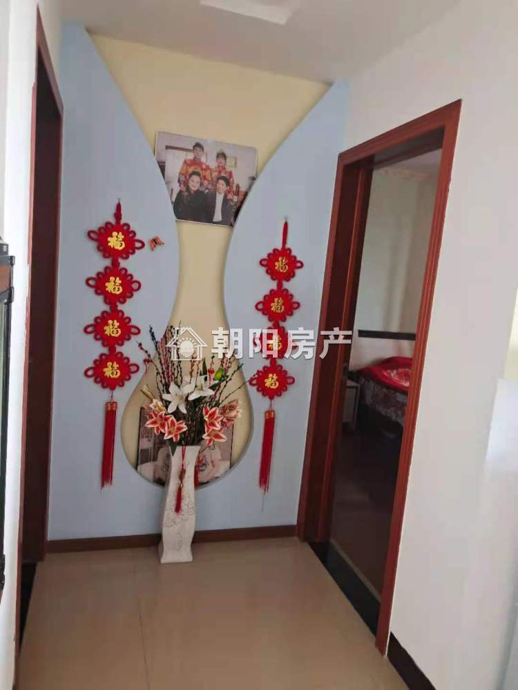 现代花园小区 150平 三室二厅二卫 精装好房 交通便利