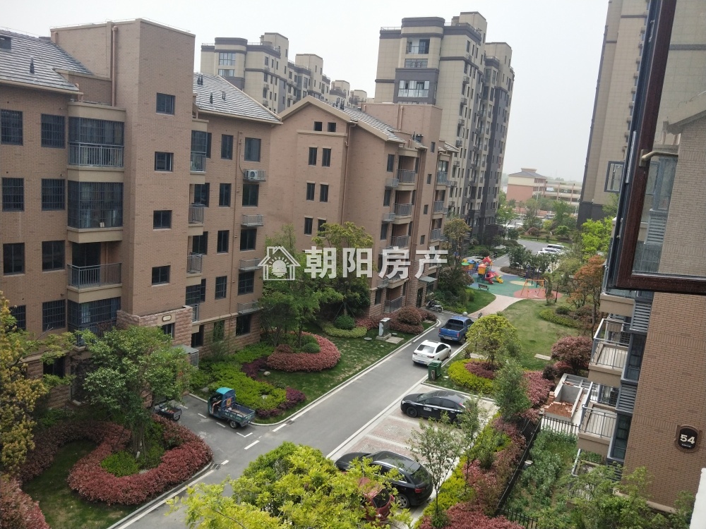 晟地绿园电梯洋房 复式 实际面积大约180平米 三室两厅两卫 精装洋房 采光好 学区房 交通便利