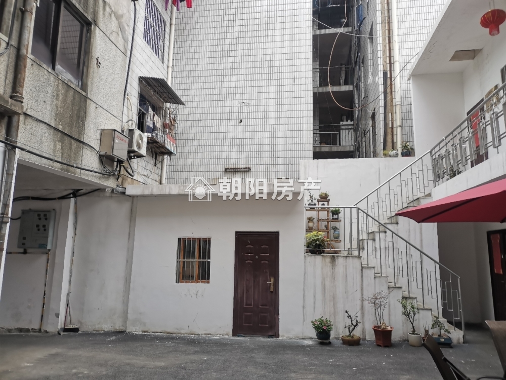 望峰岗信用社综合楼 61平 南向两室一厅 简装 满两年 采光好 随时看房