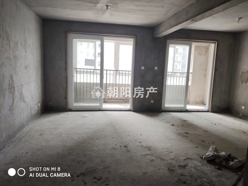 网云小镇一期 101平 南向三室二厅 学区房 交通便利 采光好