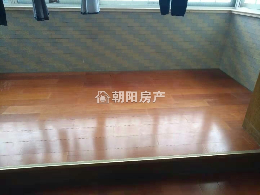 绿苑山庄 126平 三室两厅 精装免税 交通便利 采光好