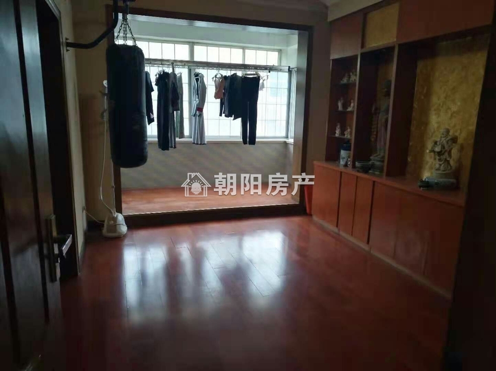 绿苑山庄 126平 三室两厅 精装免税 交通便利 采光好
